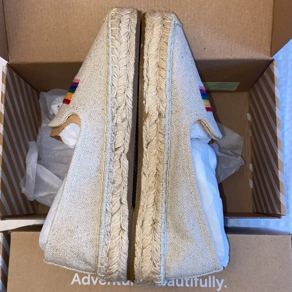 NEW! SOLUDOS PRIDE Smoking Slipper Espadrilles Size 6 7.5 Khaki Rainbow